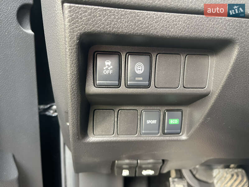 Внедорожник / Кроссовер Nissan Rogue Sport 2020 в Днепре