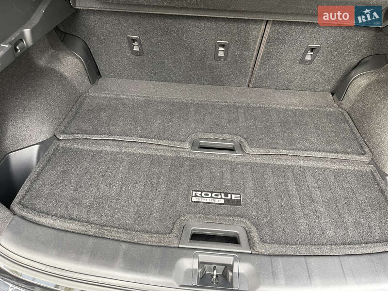 Внедорожник / Кроссовер Nissan Rogue Sport 2020 в Днепре