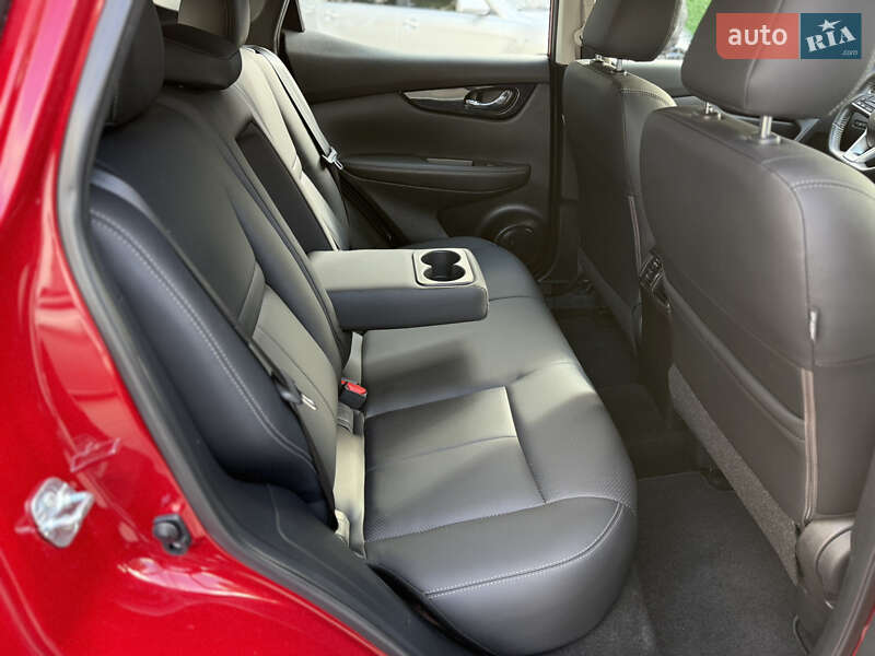 Внедорожник / Кроссовер Nissan Rogue Sport 2017 в Одессе