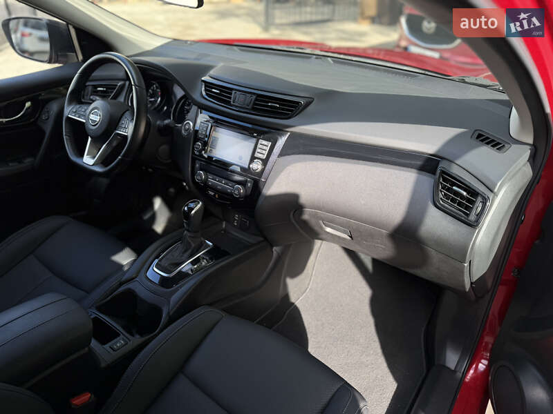 Внедорожник / Кроссовер Nissan Rogue Sport 2017 в Одессе