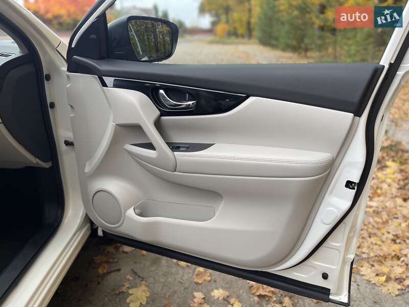 Позашляховик / Кросовер Nissan Rogue Sport 2022 в Києві