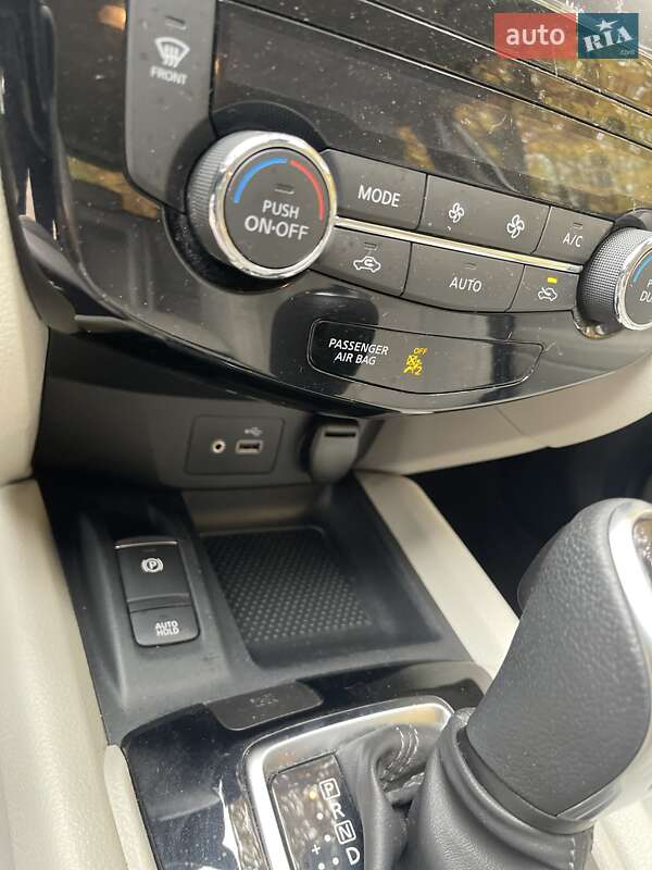 Позашляховик / Кросовер Nissan Rogue Sport 2022 в Києві