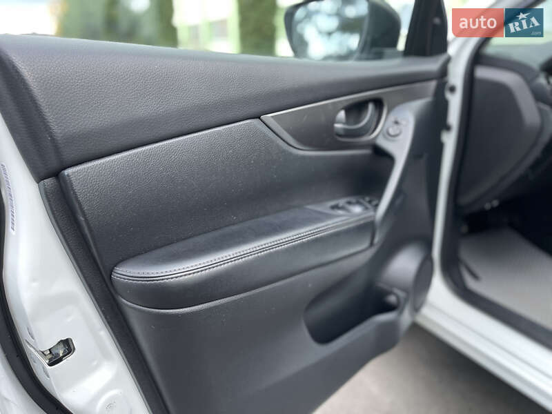 Внедорожник / Кроссовер Nissan Rogue Sport 2021 в Виннице