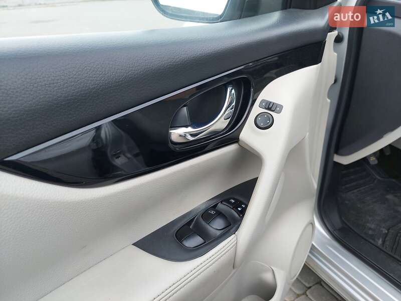 Позашляховик / Кросовер Nissan Rogue Sport 2019 в Первомайську