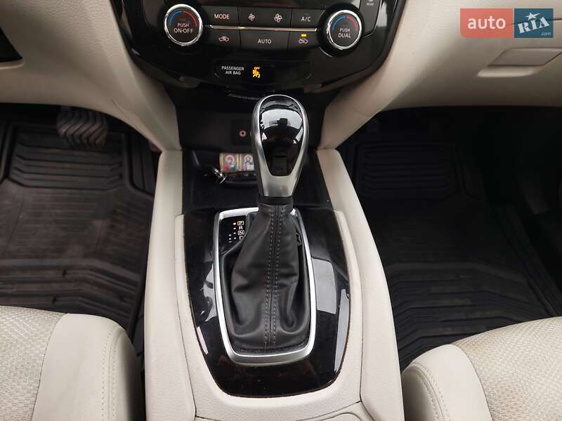 Позашляховик / Кросовер Nissan Rogue Sport 2019 в Первомайську