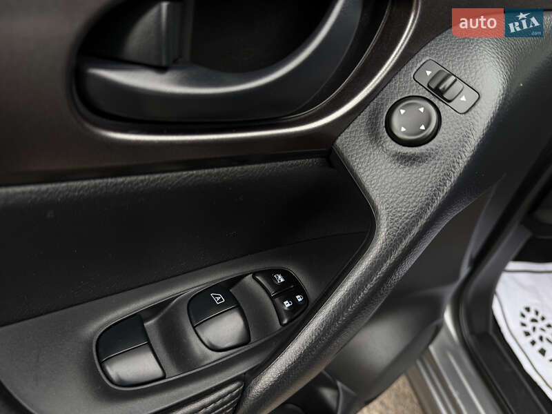 Внедорожник / Кроссовер Nissan Rogue Sport 2022 в Дрогобыче