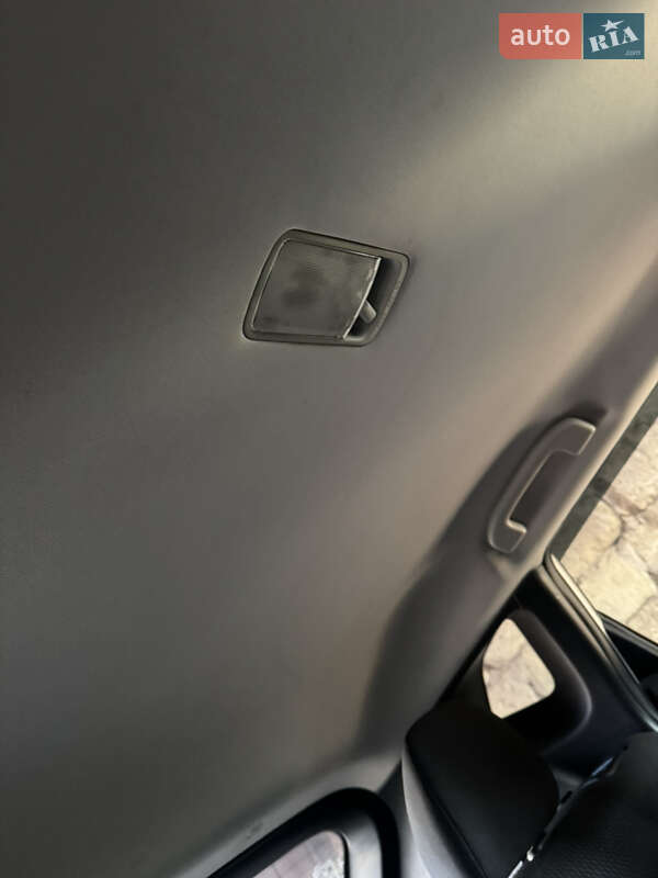 Внедорожник / Кроссовер Nissan Rogue Sport 2017 в Вижнице