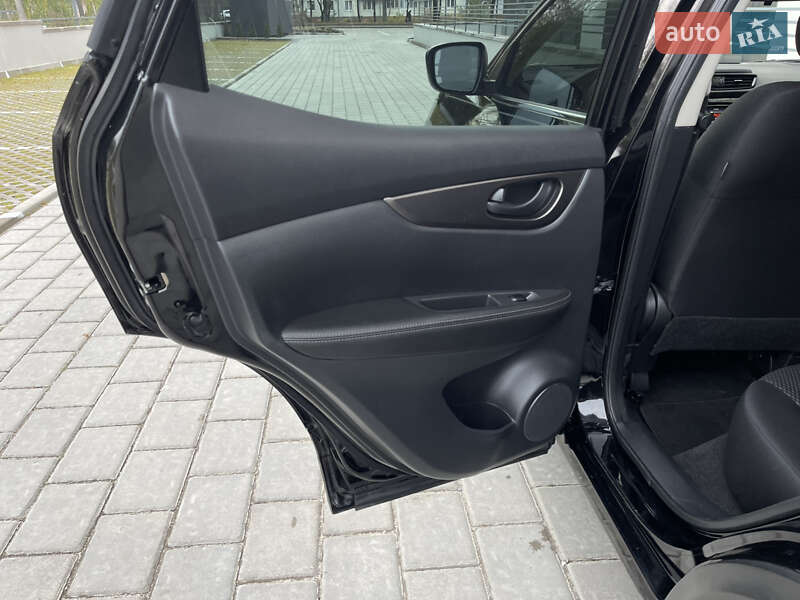 Внедорожник / Кроссовер Nissan Rogue Sport 2021 в Ровно