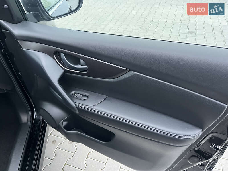 Позашляховик / Кросовер Nissan Rogue Sport 2020 в Вінниці