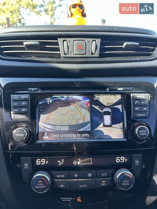 Позашляховик / Кросовер Nissan Rogue Sport 2017 в Білогородці