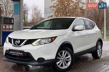 Внедорожник / Кроссовер Nissan Rogue Sport 2017 в Николаеве