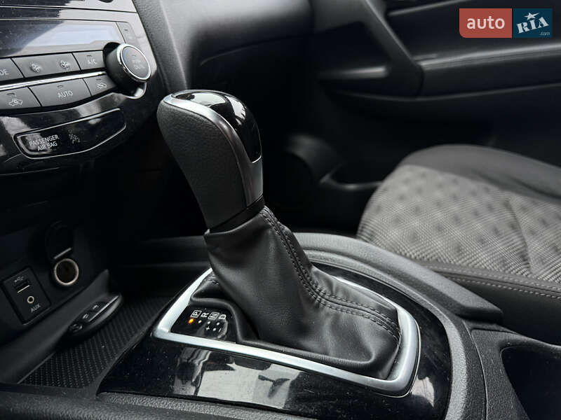 Внедорожник / Кроссовер Nissan Rogue Sport 2018 в Лубнах