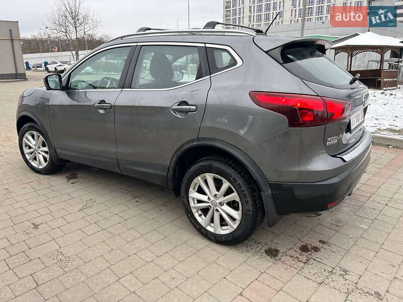 Позашляховик / Кросовер Nissan Rogue Sport 2017 в Івано-Франківську