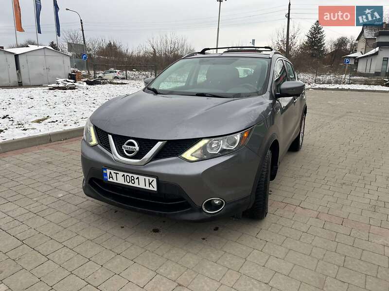 Позашляховик / Кросовер Nissan Rogue Sport 2017 в Івано-Франківську