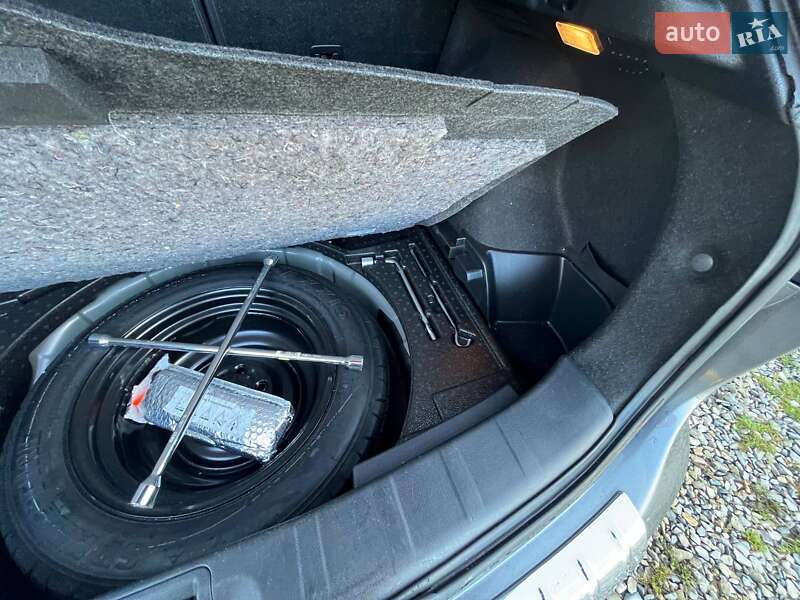 Позашляховик / Кросовер Nissan Rogue Sport 2017 в Івано-Франківську