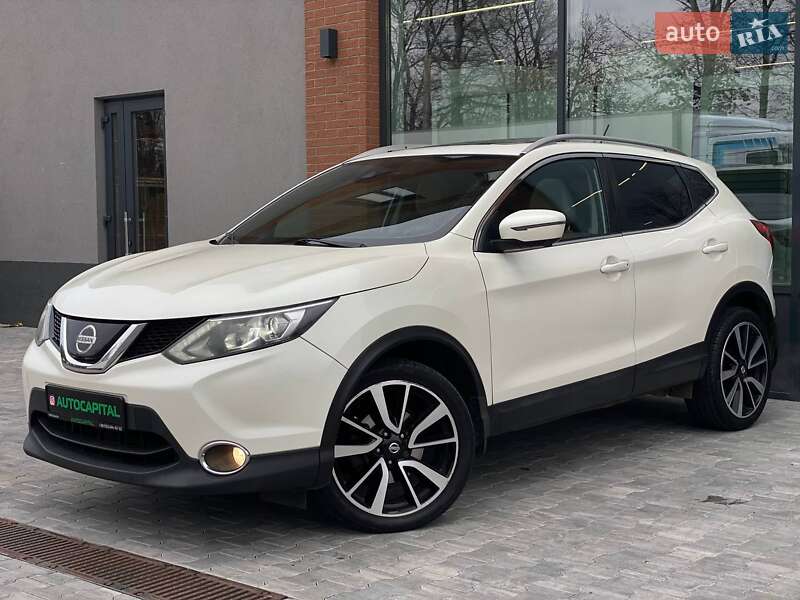 Внедорожник / Кроссовер Nissan Rogue Sport 2017 в Киеве фото 2 Внедорожник / Кроссовер Nissan Rogue Sport 2017 в Киеве