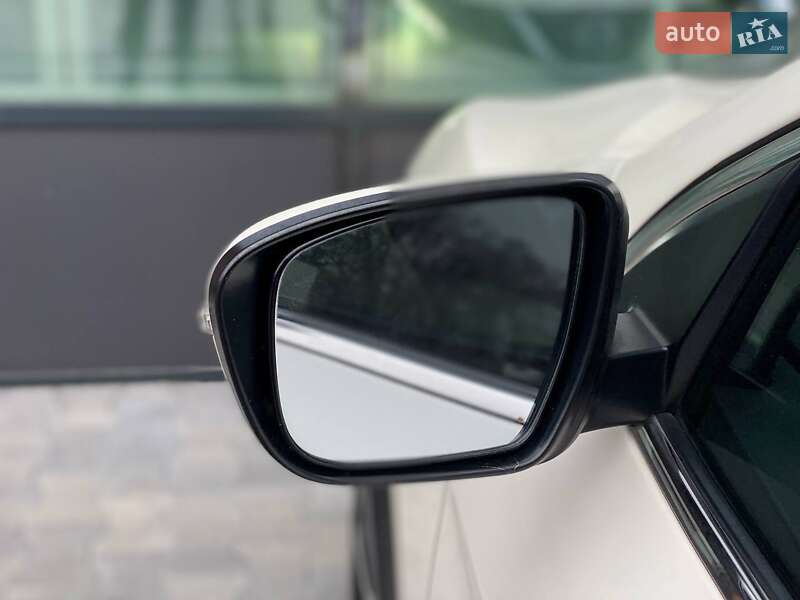 Внедорожник / Кроссовер Nissan Rogue Sport 2017 в Киеве фото 16 Внедорожник / Кроссовер Nissan Rogue Sport 2017 в Киеве