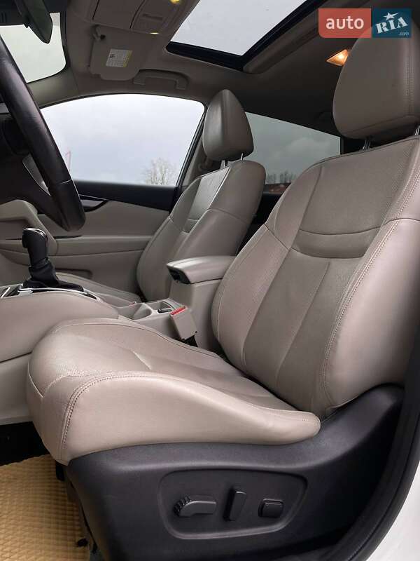 Внедорожник / Кроссовер Nissan Rogue Sport 2017 в Киеве фото 24 Внедорожник / Кроссовер Nissan Rogue Sport 2017 в Киеве