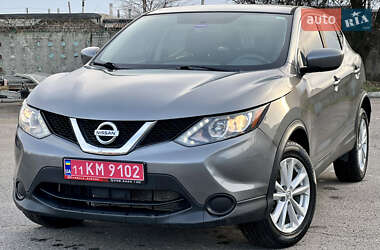 Позашляховик / Кросовер Nissan Rogue Sport 2018 в Горішніх Плавнях
