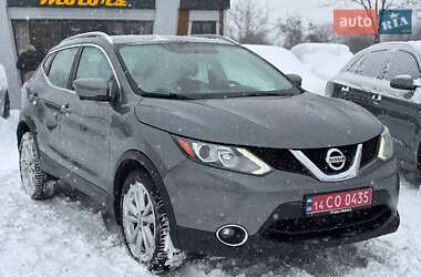 Внедорожник / Кроссовер Nissan Rogue Sport 2017 в Стрые