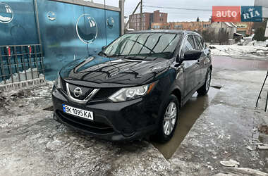Позашляховик / Кросовер Nissan Rogue Sport 2018 в Рівному