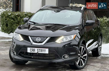 Внедорожник / Кроссовер Nissan Rogue Sport 2017 в Стрые