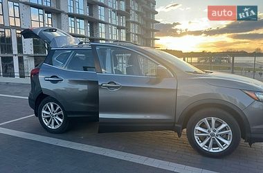 Внедорожник / Кроссовер Nissan Rogue Sport 2019 в Плютах