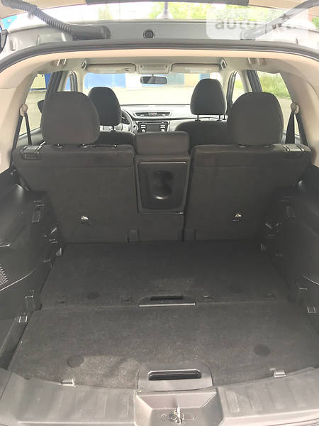 Позашляховик / Кросовер Nissan Rogue 2015 в Києві