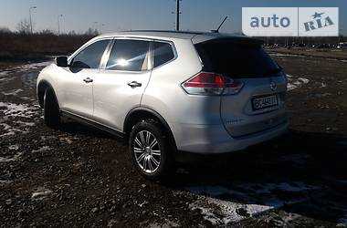 Позашляховик / Кросовер Nissan Rogue 2015 в 