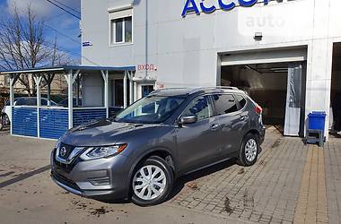 Позашляховик / Кросовер Nissan Rogue 2017 в 
