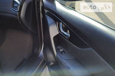 Позашляховик / Кросовер Nissan Rogue 2017 в 