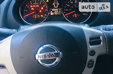 Позашляховик / Кросовер Nissan Rogue 2010 в 