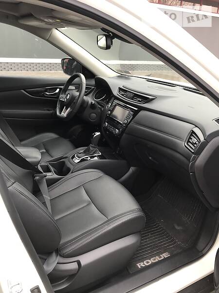 Внедорожник / Кроссовер Nissan Rogue 2016 в Киеве