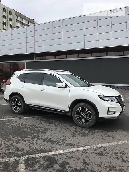Позашляховик / Кросовер Nissan Rogue 2016 в 