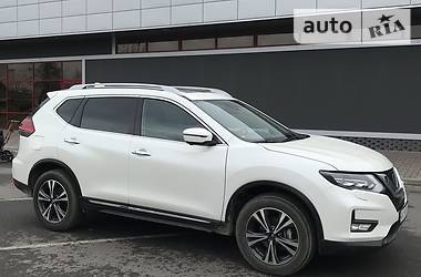 Позашляховик / Кросовер Nissan Rogue 2016 в 