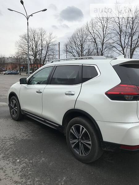 Внедорожник / Кроссовер Nissan Rogue 2016 в Киеве