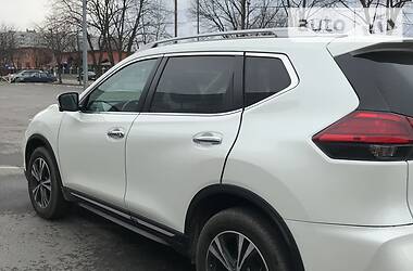 Позашляховик / Кросовер Nissan Rogue 2016 в 