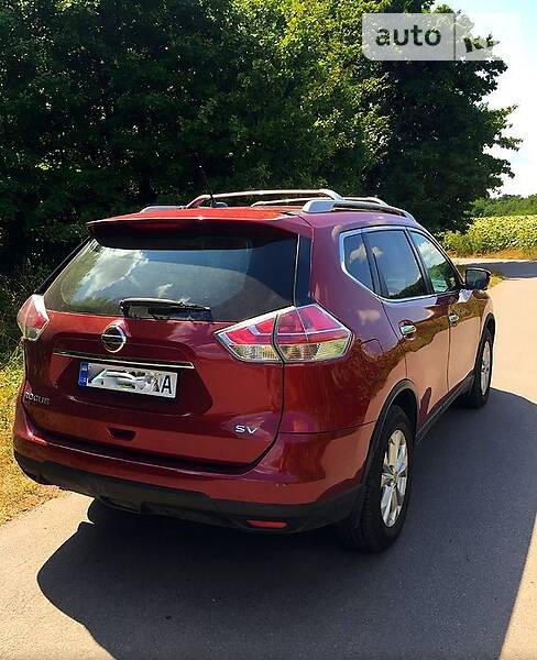Позашляховик / Кросовер Nissan Rogue 2016 в Чернівцях