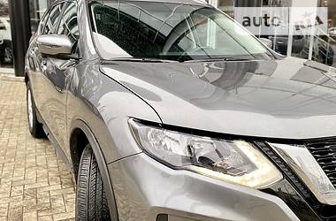Позашляховик / Кросовер Nissan Rogue 2017 в 