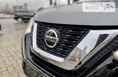 Позашляховик / Кросовер Nissan Rogue 2017 в 