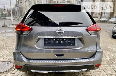 Позашляховик / Кросовер Nissan Rogue 2017 в 
