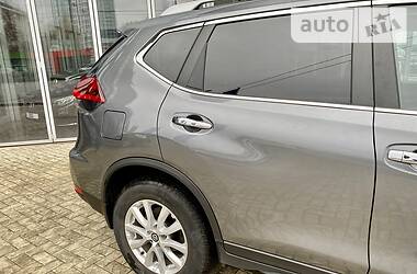 Позашляховик / Кросовер Nissan Rogue 2017 в 