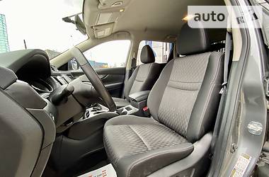 Позашляховик / Кросовер Nissan Rogue 2017 в 