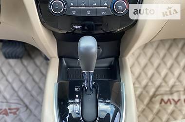Позашляховик / Кросовер Nissan Rogue 2016 в 