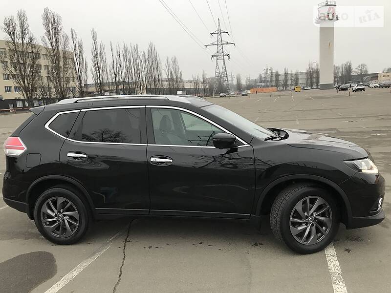 Позашляховик / Кросовер Nissan Rogue 2015 в Києві