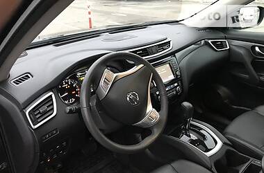 Позашляховик / Кросовер Nissan Rogue 2015 в 