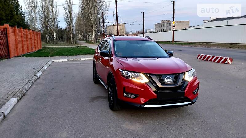 Внедорожник / Кроссовер Nissan Rogue 2017 в Херсоне