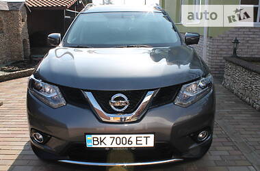 Позашляховик / Кросовер Nissan Rogue 2015 в 
