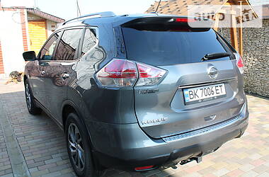 Позашляховик / Кросовер Nissan Rogue 2015 в 