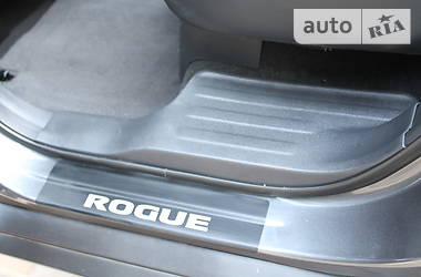 Позашляховик / Кросовер Nissan Rogue 2015 в 